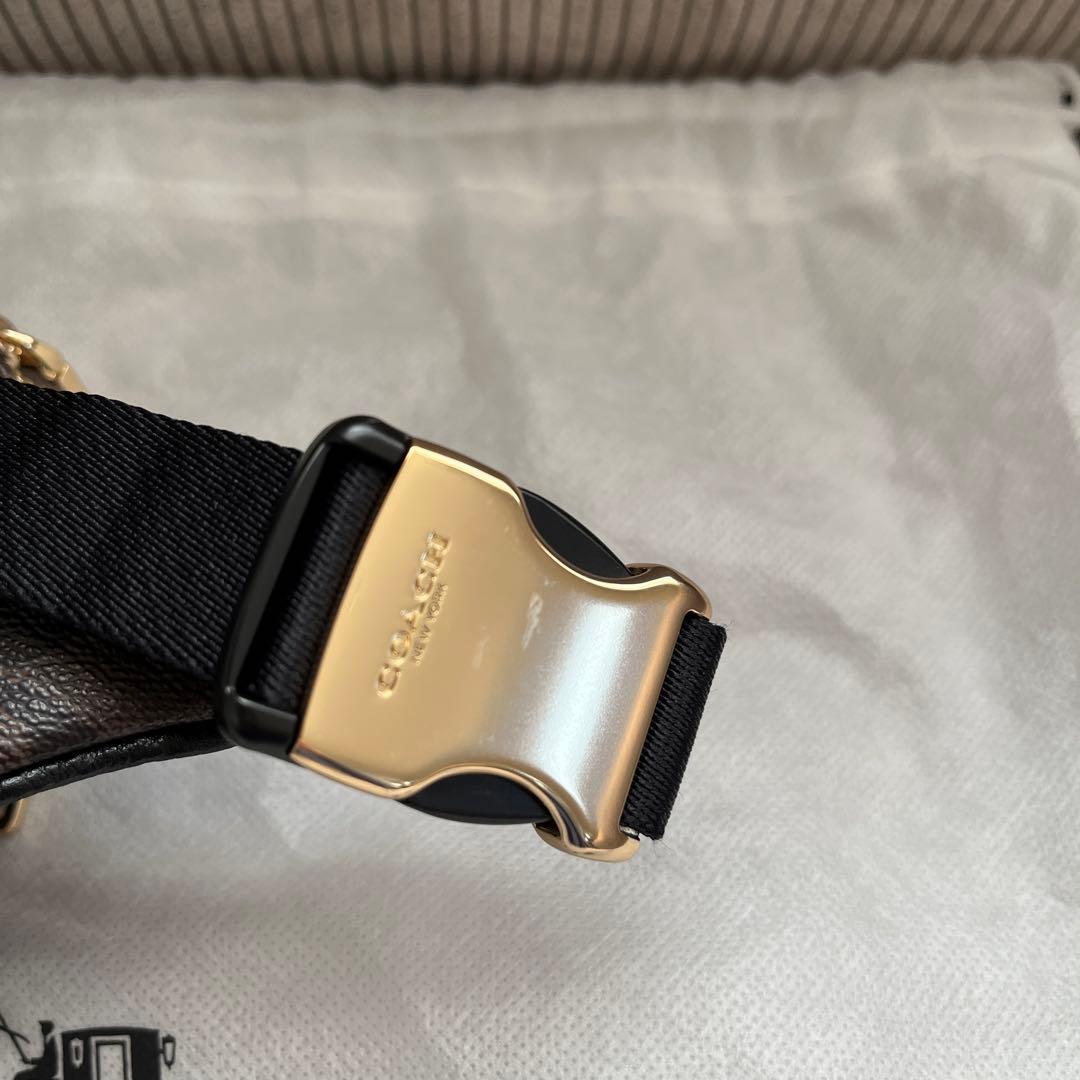 新品未使用 COACH ボディバッグ