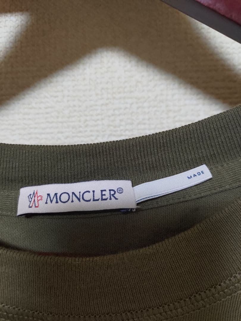 MONCLER オリーブ色 Tシャツ Lサイズ