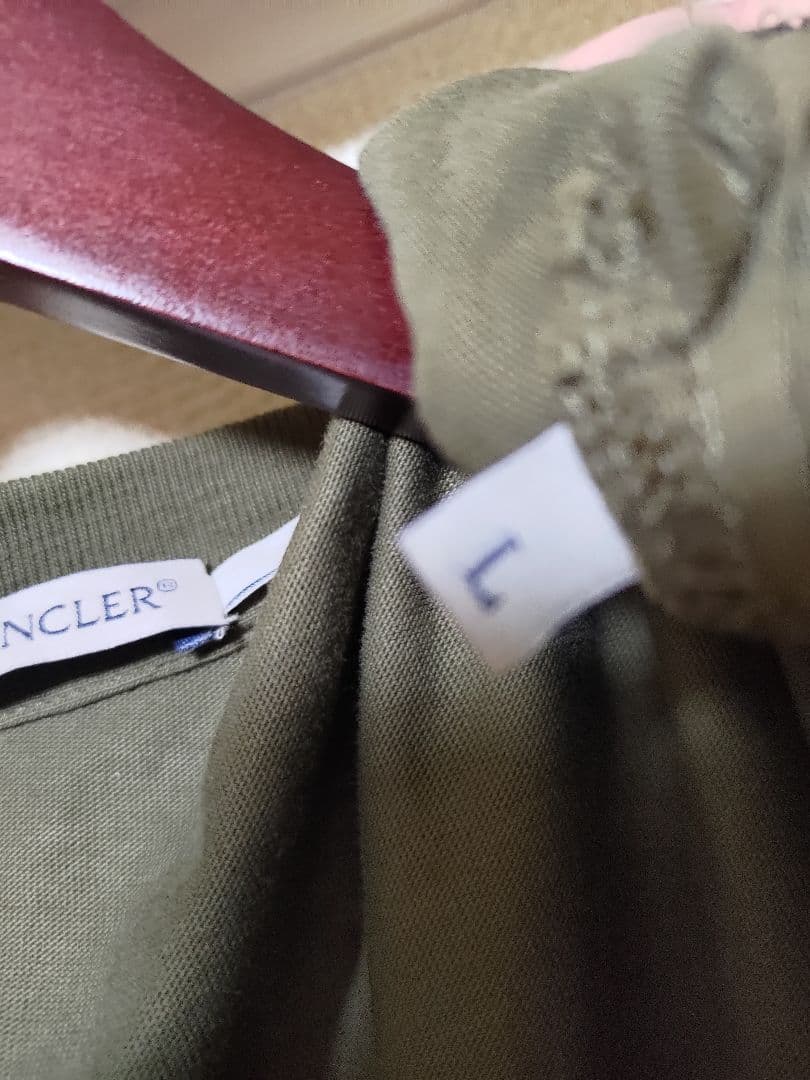 MONCLER オリーブ色 Tシャツ Lサイズ