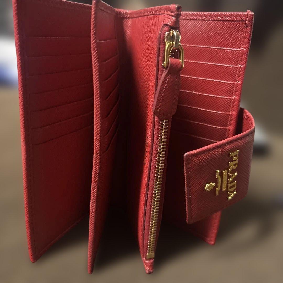 プラダ　サフィアーノ　財布