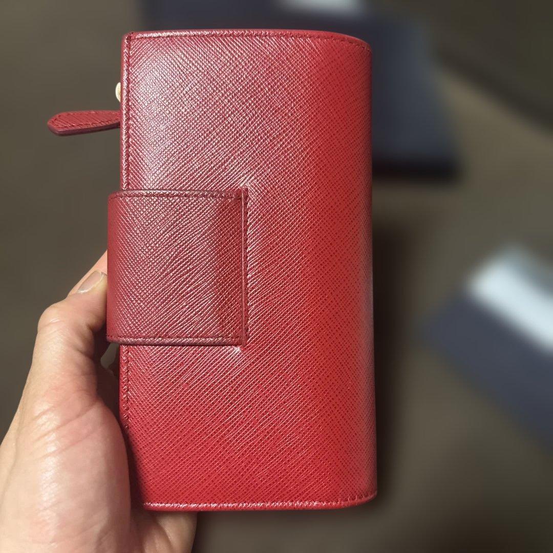 プラダ　サフィアーノ　財布