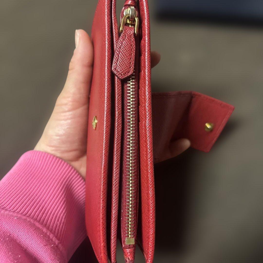 プラダ　サフィアーノ　財布