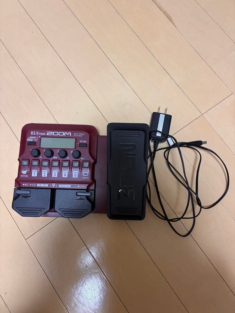ZOOM B1X FOUR マルチエフェクター　純正アダプター付き