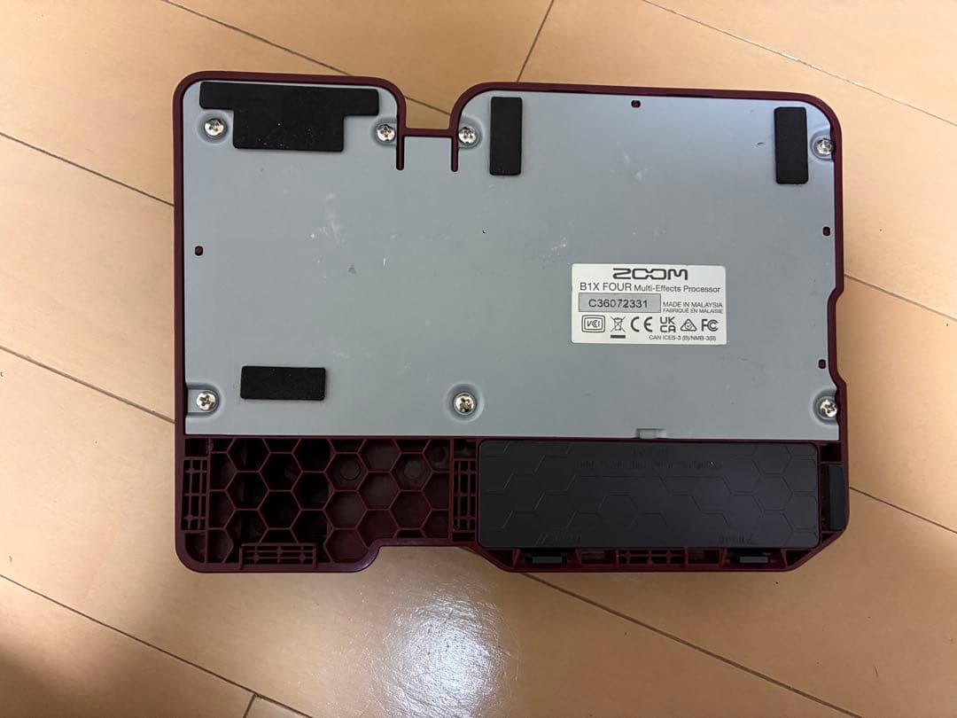 ZOOM B1X FOUR マルチエフェクター　純正アダプター付き