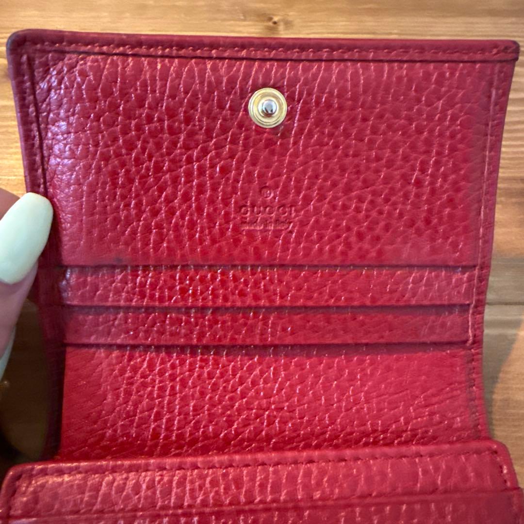 GUCCI(グッチ) 二つ折り財布　GGマーモントロゴ金具　レザー赤
