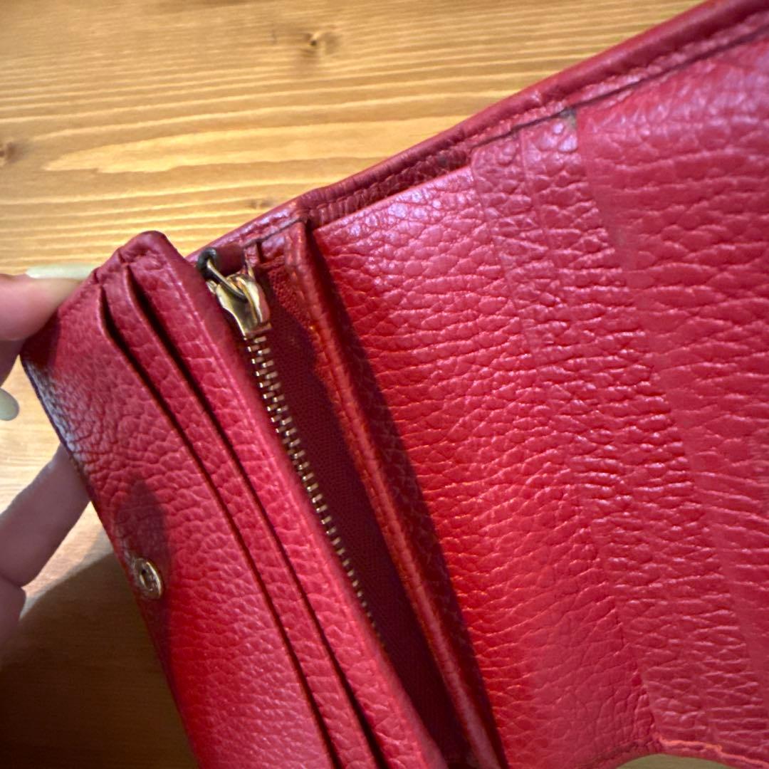 GUCCI(グッチ) 二つ折り財布　GGマーモントロゴ金具　レザー赤