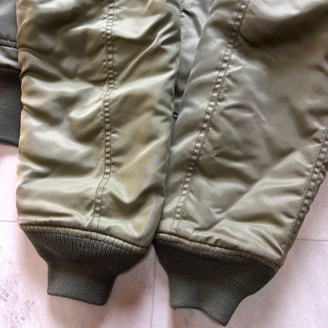 【名品図鑑】アヴィレックス CWU-45P フライトジャケット 短丈 セージ S