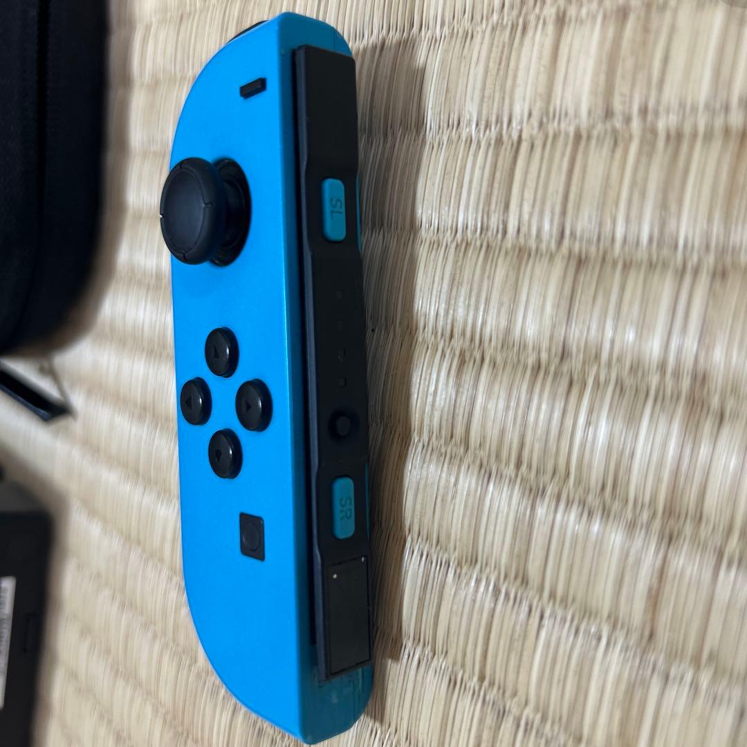【値下げしました】Nintendo Switch ネオンレッド/ネオンブルー本体