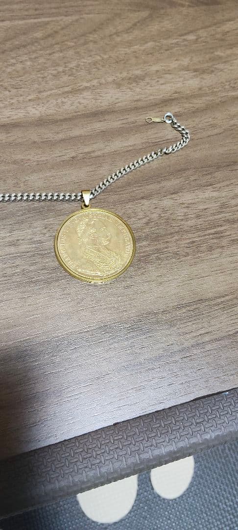 金メッキ 型ペンダント ネックレス