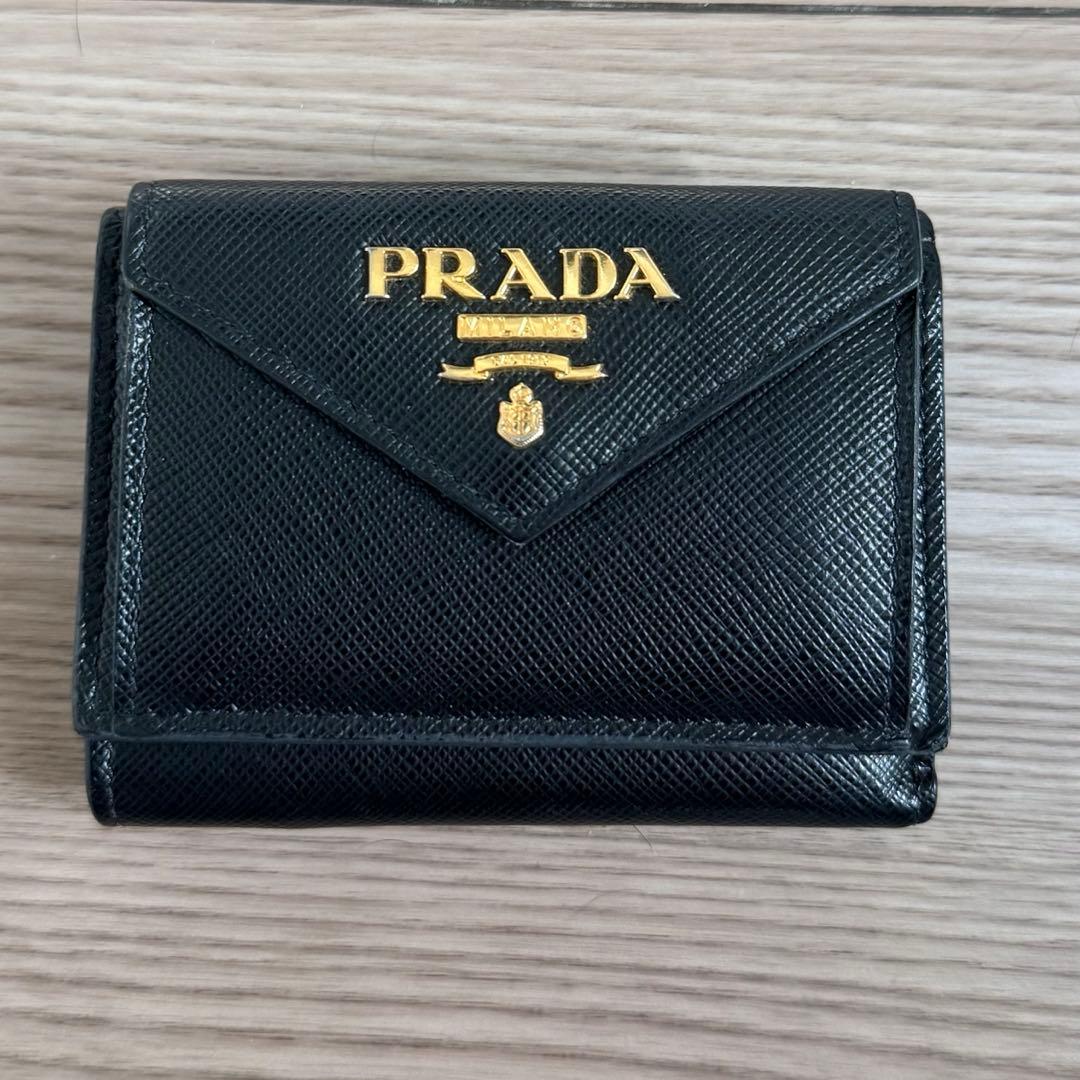 中古♡PRADA プラダ サフィアーノ 三つ折り財布 正規品