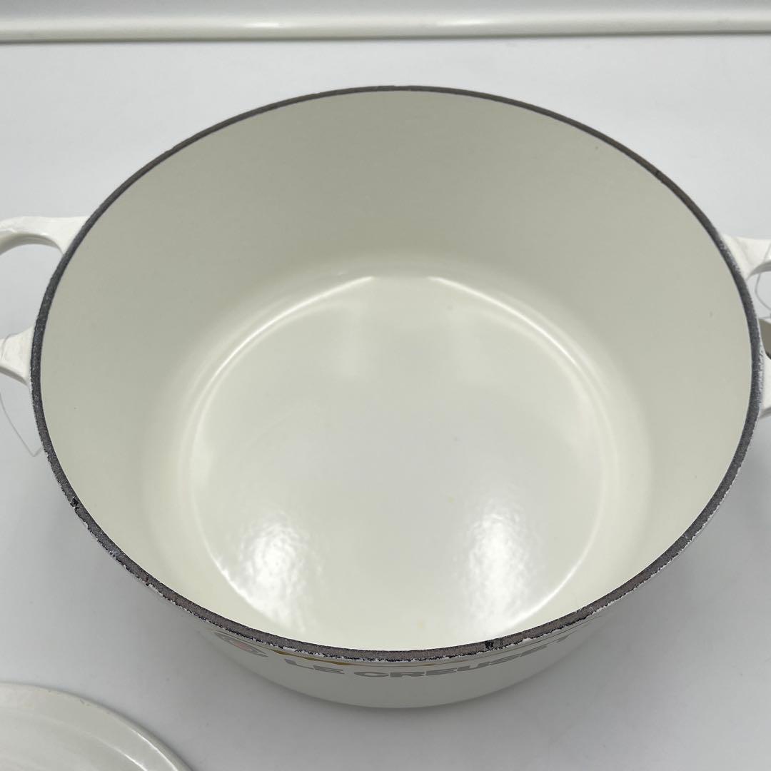 美品　ルクルーゼ ココットロンド　24cm ホワイト 両手鍋