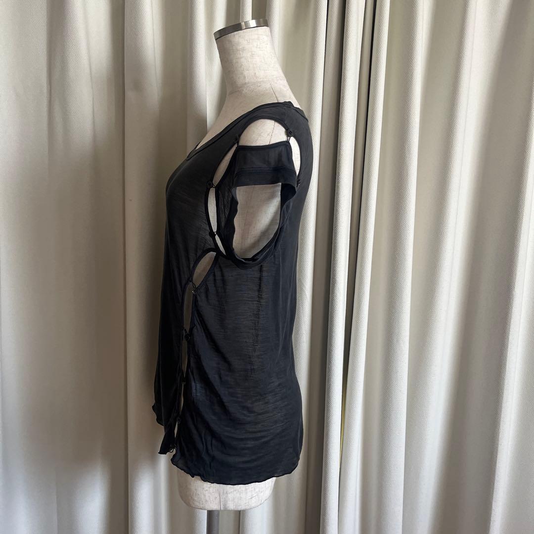 Chloe ブラック カットアウトスリーブ Tシャツ
