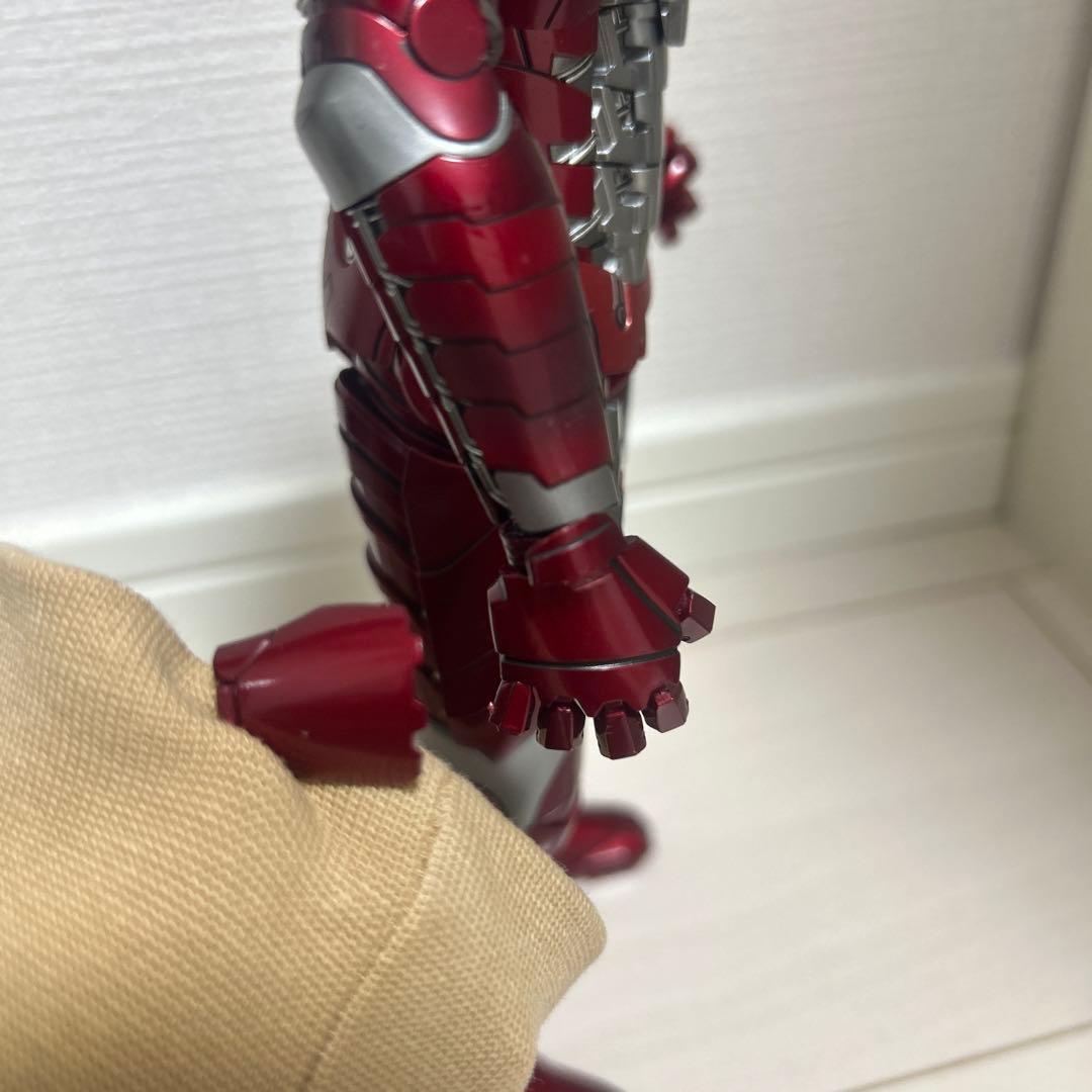 ホットトイズ　アイアンマンマークV