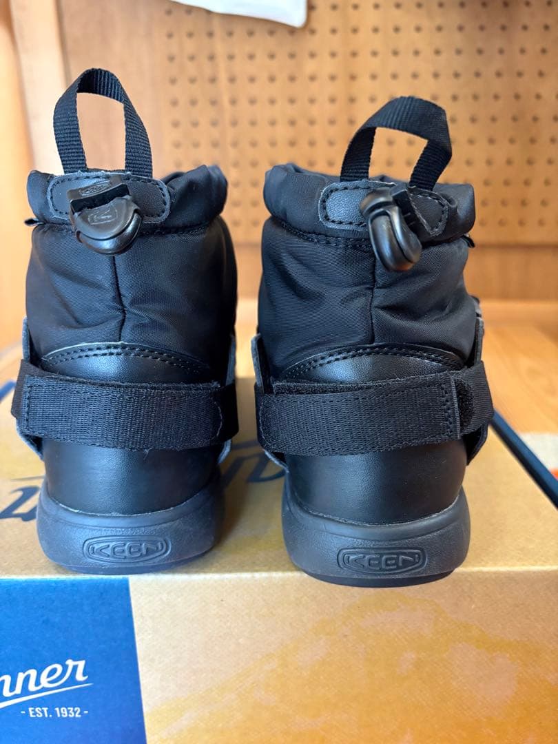 KEEN ブラック 防水ブーツ