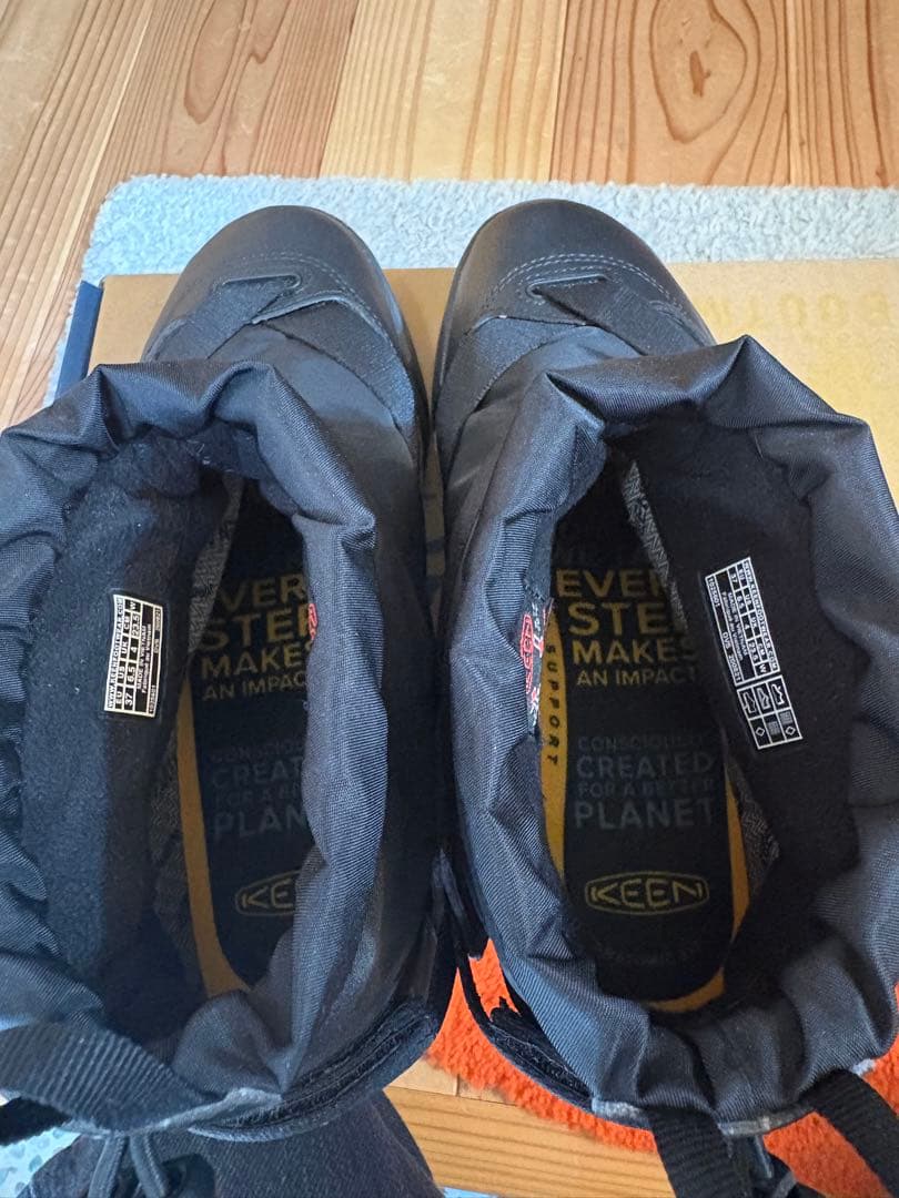 KEEN ブラック 防水ブーツ
