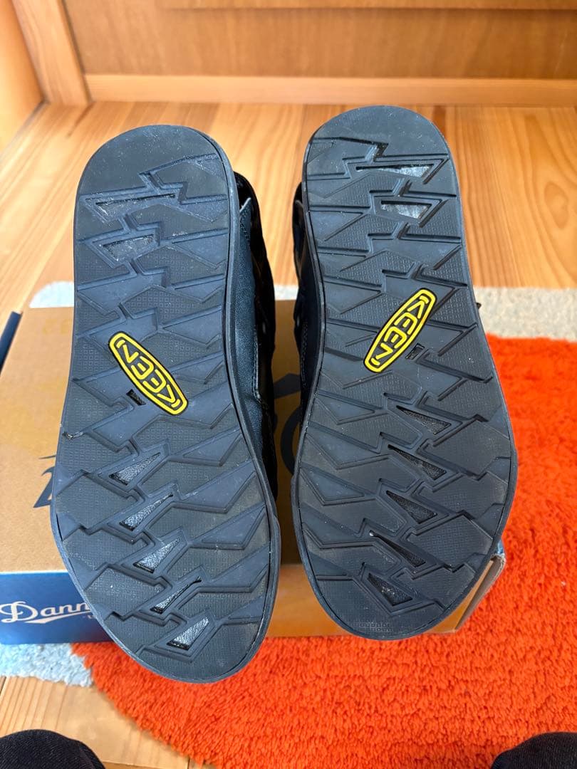 KEEN ブラック 防水ブーツ