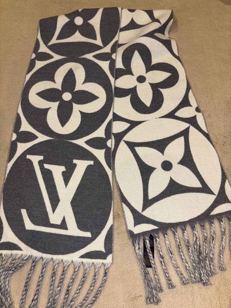 【正規品】LOUIS VUITTON ヴィトンマフラー・LV メダリオン