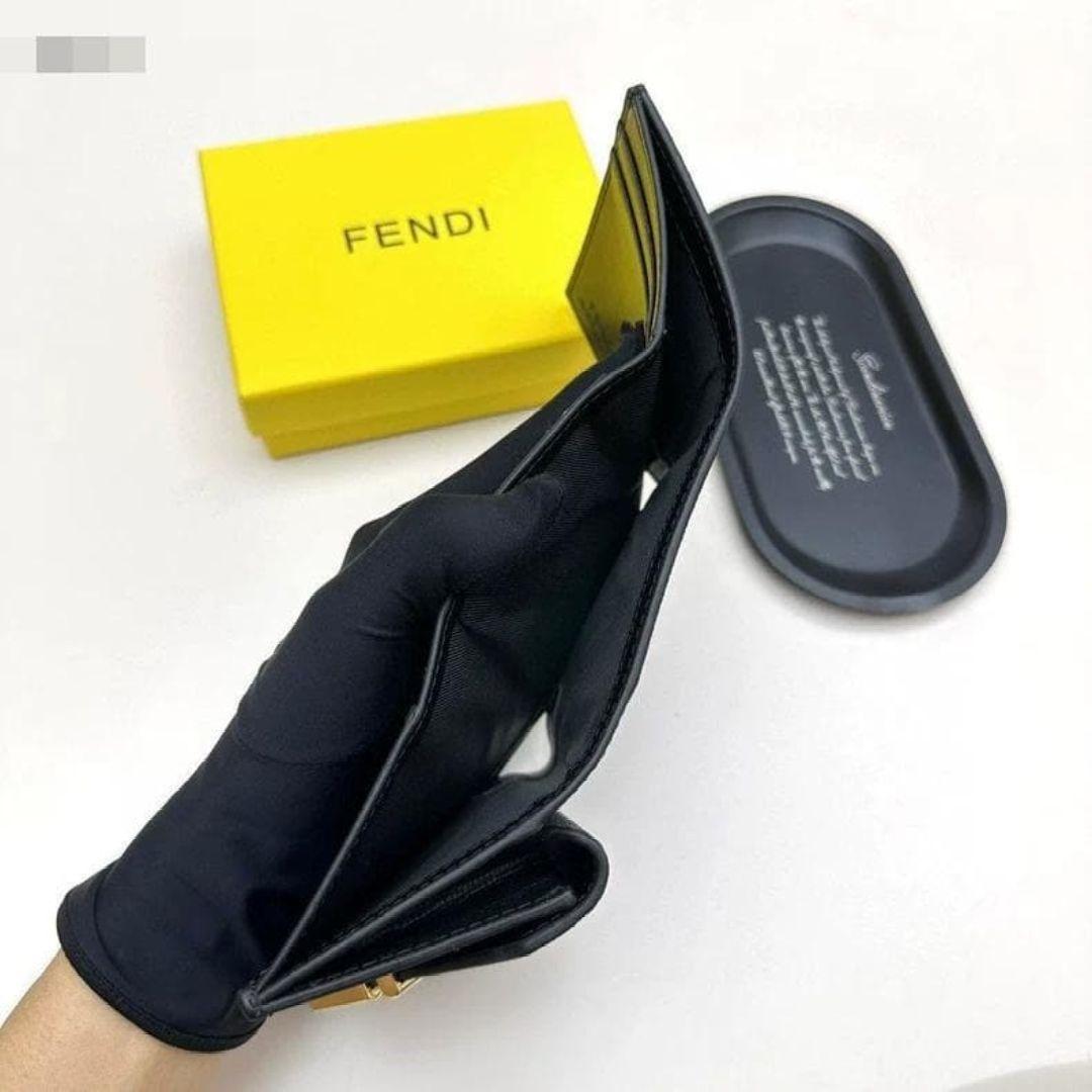 FENDI ブラック 三つ折り財布