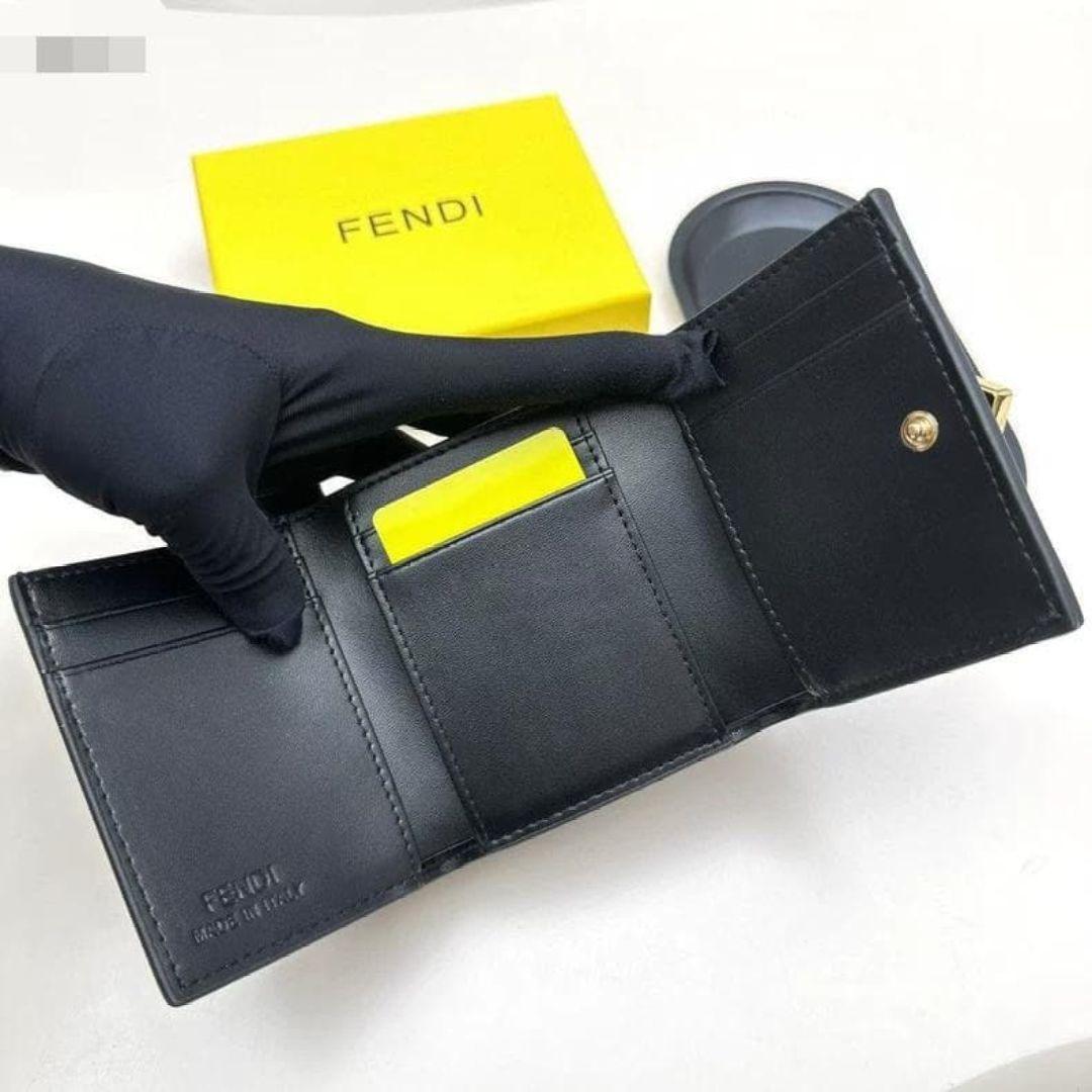 FENDI ブラック 三つ折り財布
