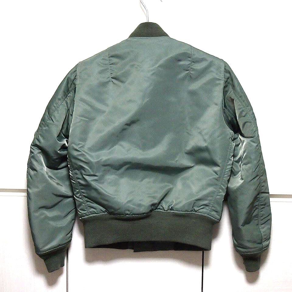 美品★UNITED CARR　中綿　ナイロン　牛革レザー　MA-1　オリーブ