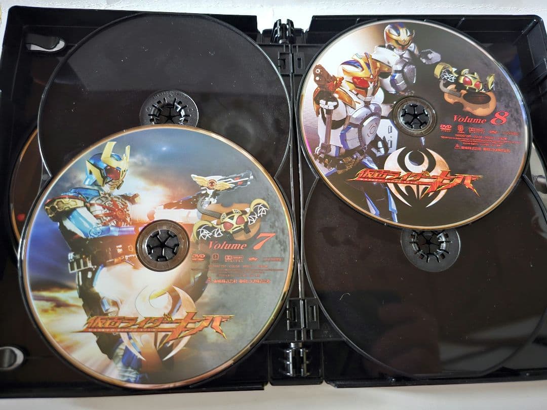 ほぼ新品 国内正規セル版DVD仮面ライダーキバ全巻セット