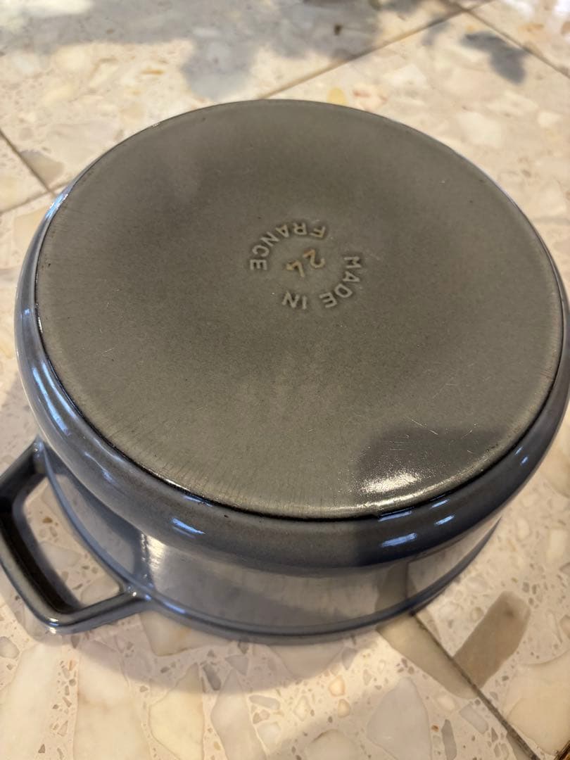 美品　ストウブ(Staub) ピコ ココット ラウンド グレー 24cm