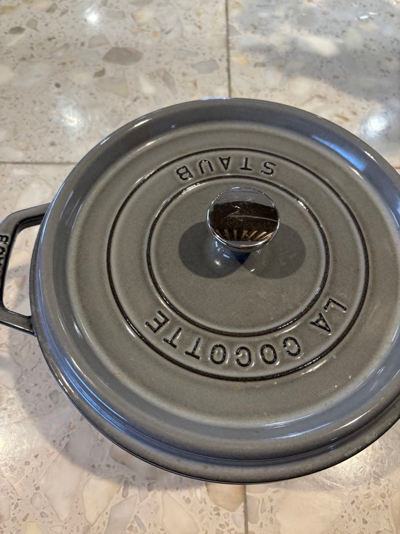 美品　ストウブ(Staub) ピコ ココット ラウンド グレー 24cm