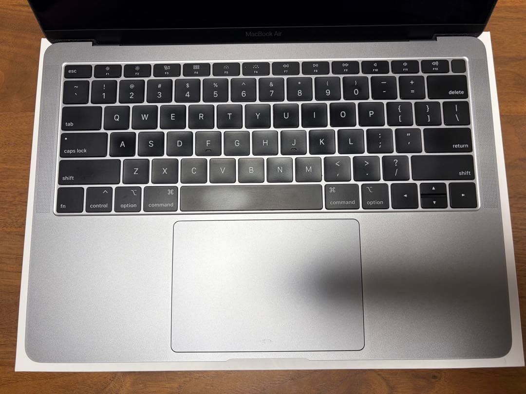 美品❗️MacBook Air 2019スペースグレi5 256GB USキー