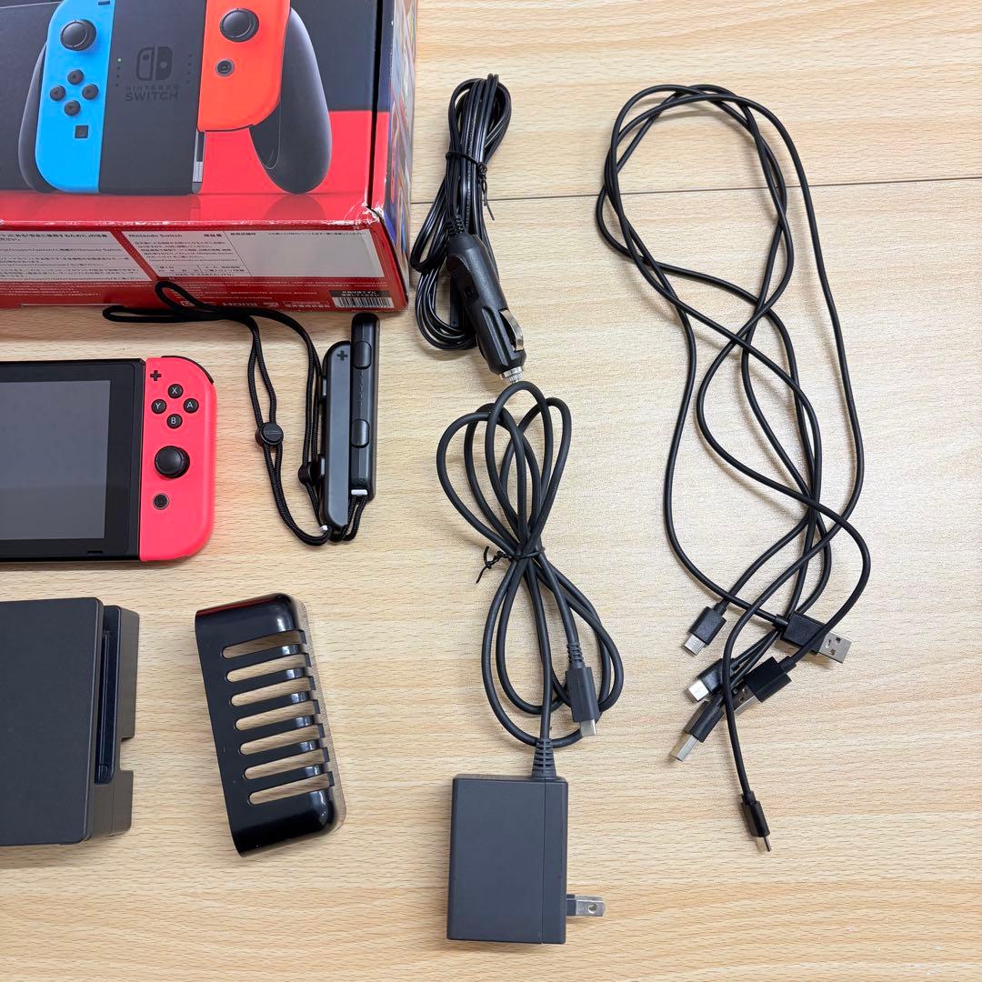Nintendo Switch 本体＋純正付属品一式＋外付けコントローラー3点