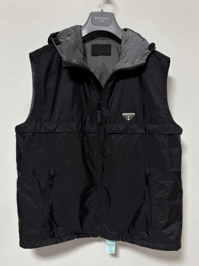 正規品★PRADA Re-Nylon フードベスト SGB461【50】