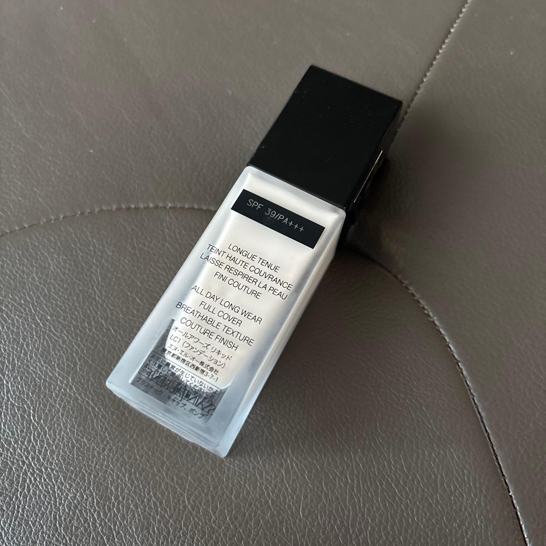 サンローラン ALL HOURS FOUNDATION LC1