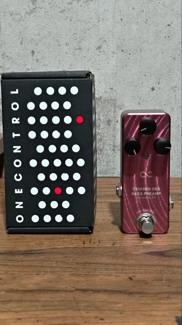 ま*ん様 美品　One control CRIMSON RED BASS PRE