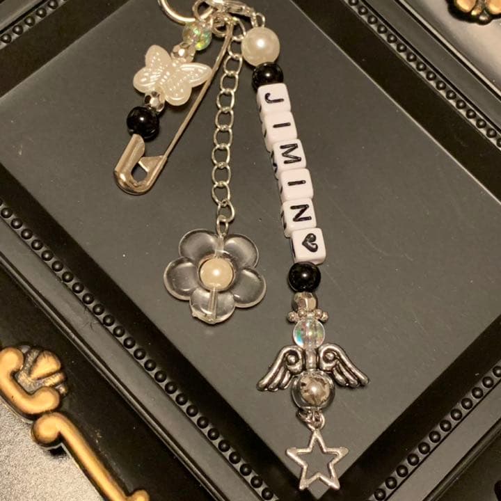 ビーズキーホルダー ストラップ アルファベット ハンドメイド