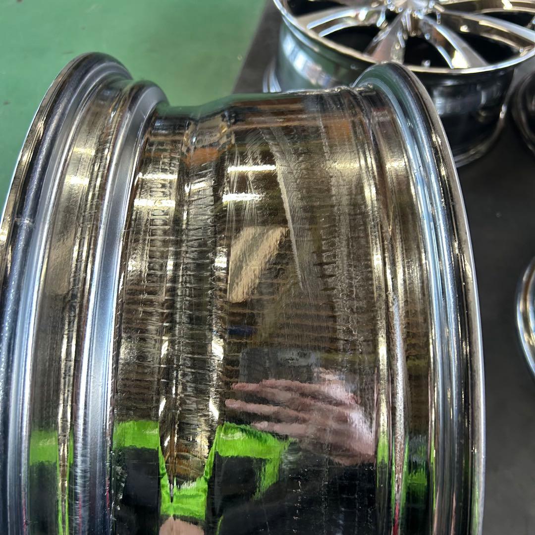 中古アルミ美品18x7.5 ヴェネルディ　メッキカラー　クラウン、アルファード等
