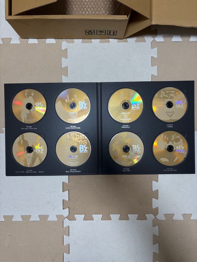 邦楽 B'z COMPLETE SINGLE BOX(Black Edition)