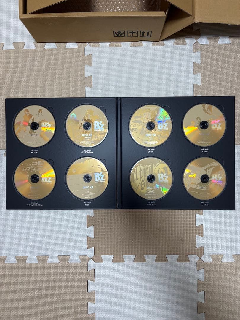 邦楽 B'z COMPLETE SINGLE BOX(Black Edition)