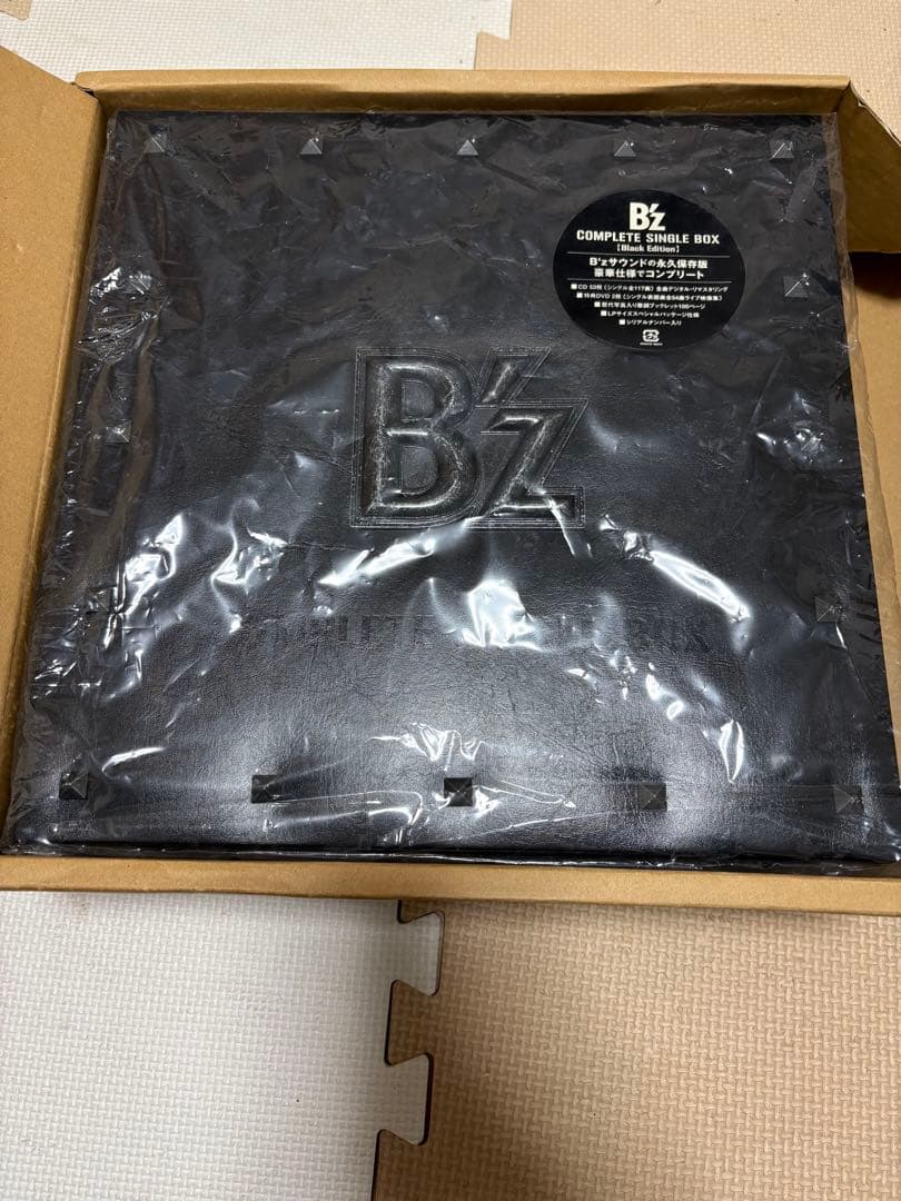 邦楽 B'z COMPLETE SINGLE BOX(Black Edition)