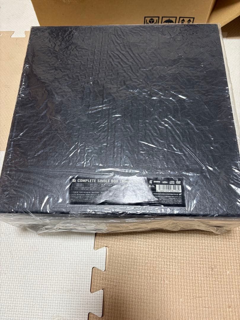 邦楽 B'z COMPLETE SINGLE BOX(Black Edition)
