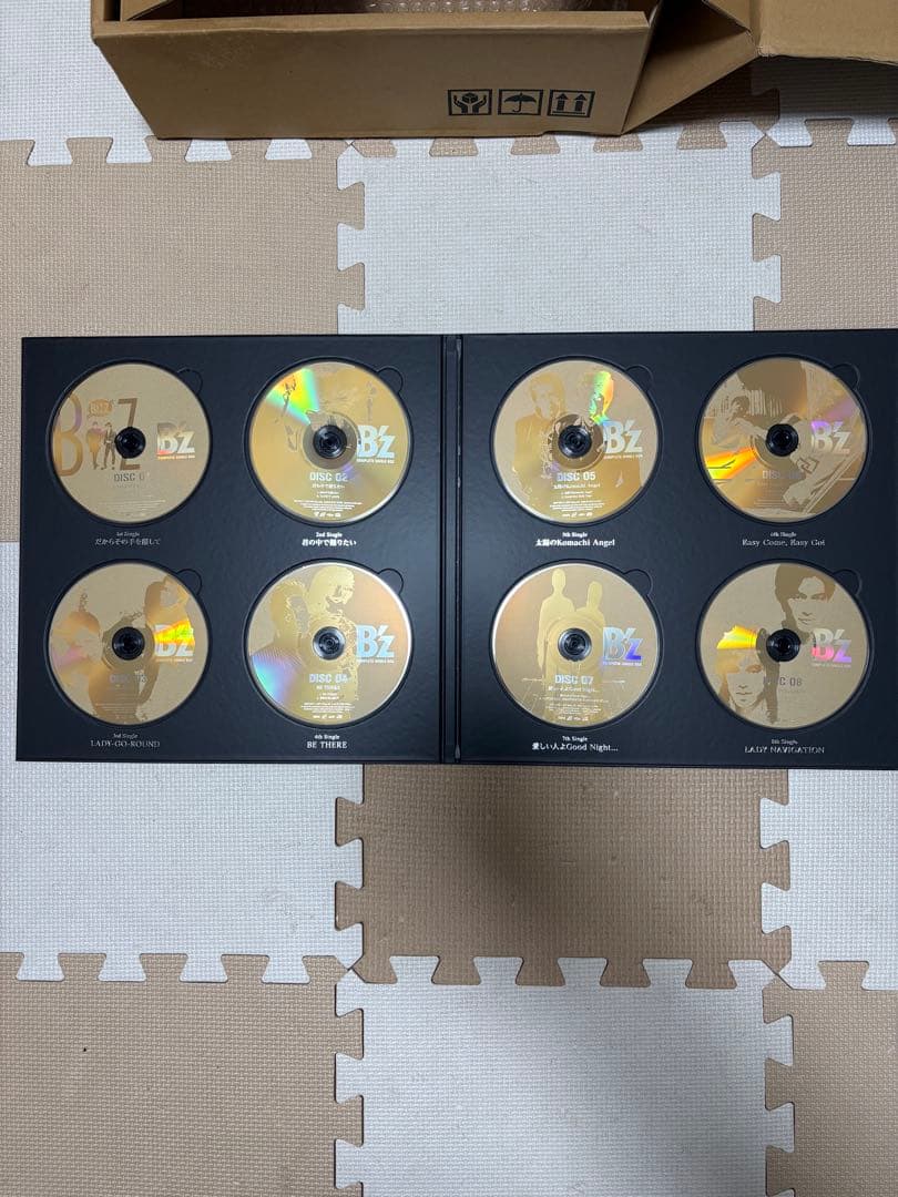 邦楽 B'z COMPLETE SINGLE BOX(Black Edition)