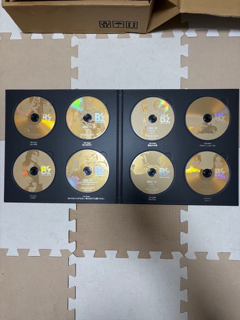 邦楽 B'z COMPLETE SINGLE BOX(Black Edition)
