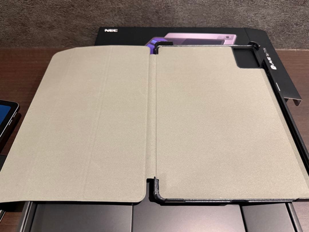 LAVIE Tab T11Nタブレット　タブレットケース付き