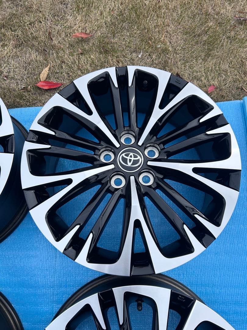 トヨタ　ヤリスクロス 18インチ ホイール 4個セット