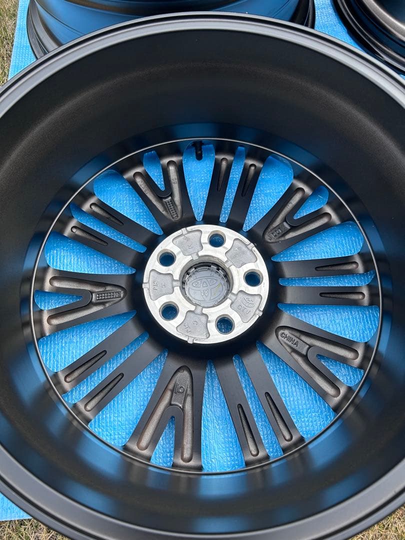 トヨタ　ヤリスクロス 18インチ ホイール 4個セット