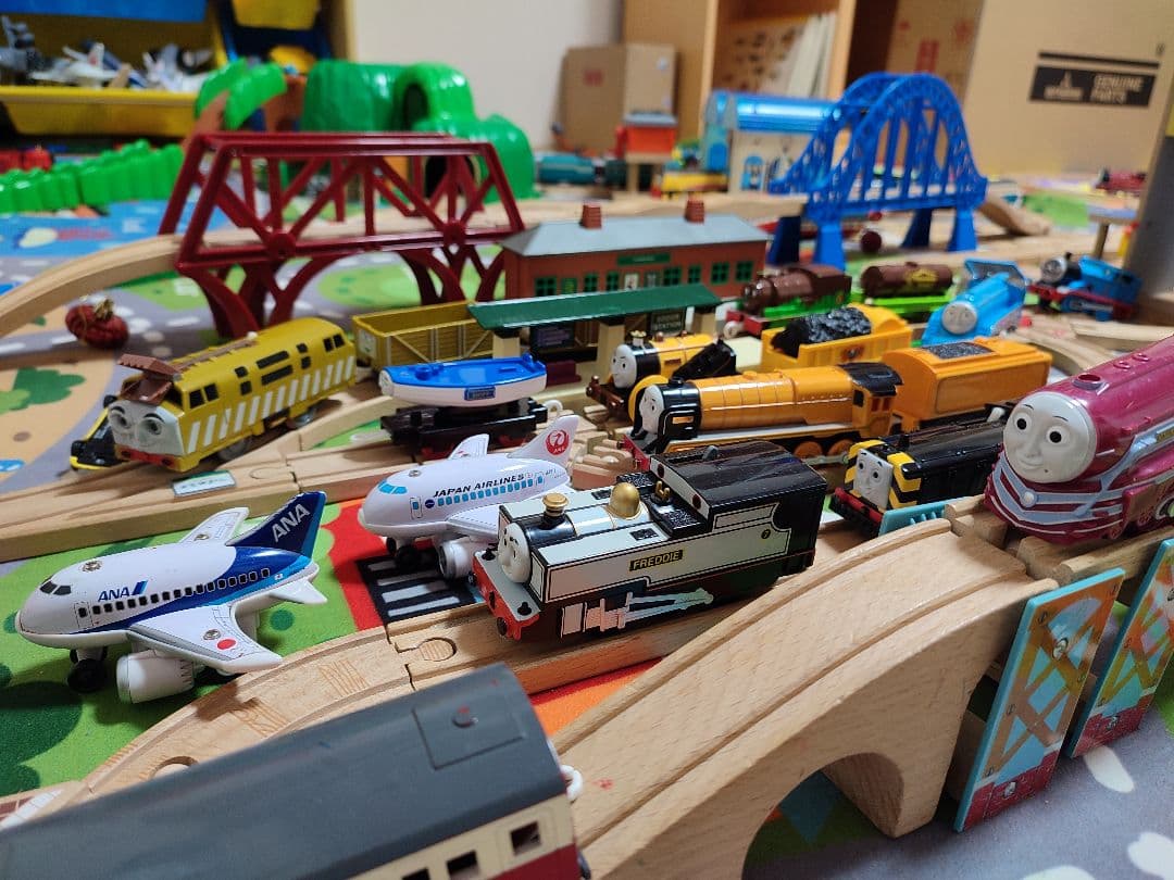 プラレール　トーマス　新幹線