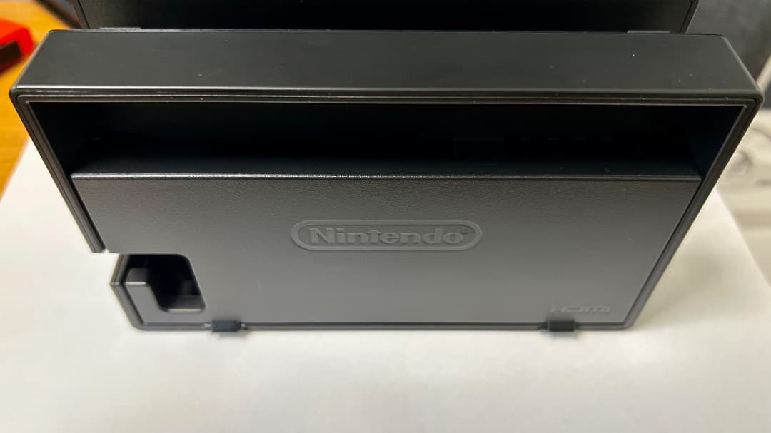 Nintendo Switch本体　と　ソフト「あつまれどうぶつの森」