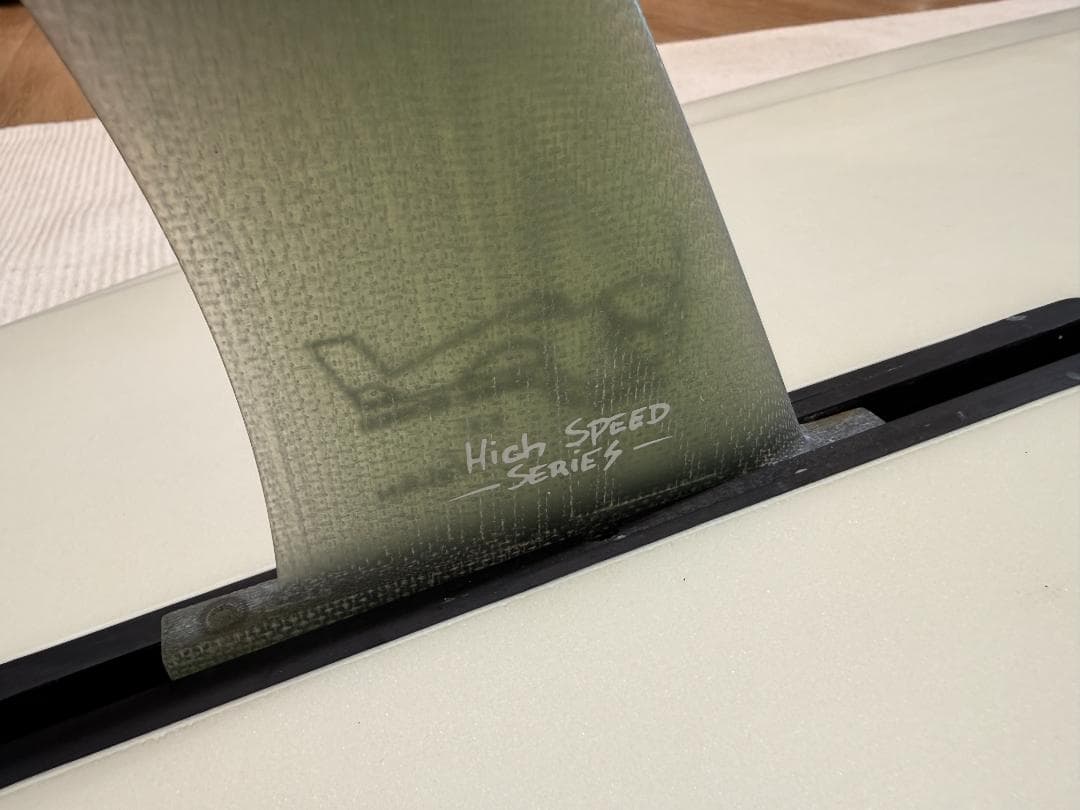 MANDALA ARCTAIL EDGE 5'7\" シングルフィン付属