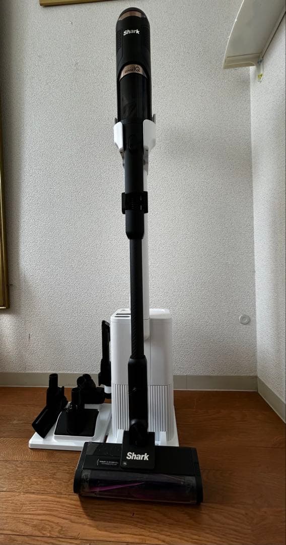 シャーク掃除機　自動ゴミ収集ドック付き