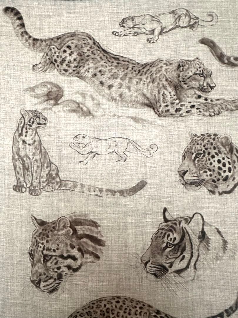 極美品 HERMES エルメス ロベールダレ 大判スカーフ 猫科動物 グレー