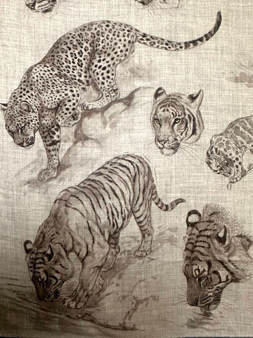 極美品 HERMES エルメス ロベールダレ 大判スカーフ 猫科動物 グレー