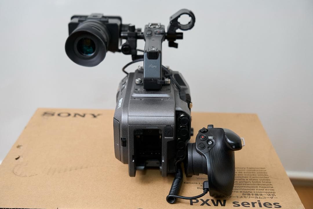 【美品】 Sony PXW-FX9 XDCAM XQDカード×2枚+リーダー付属